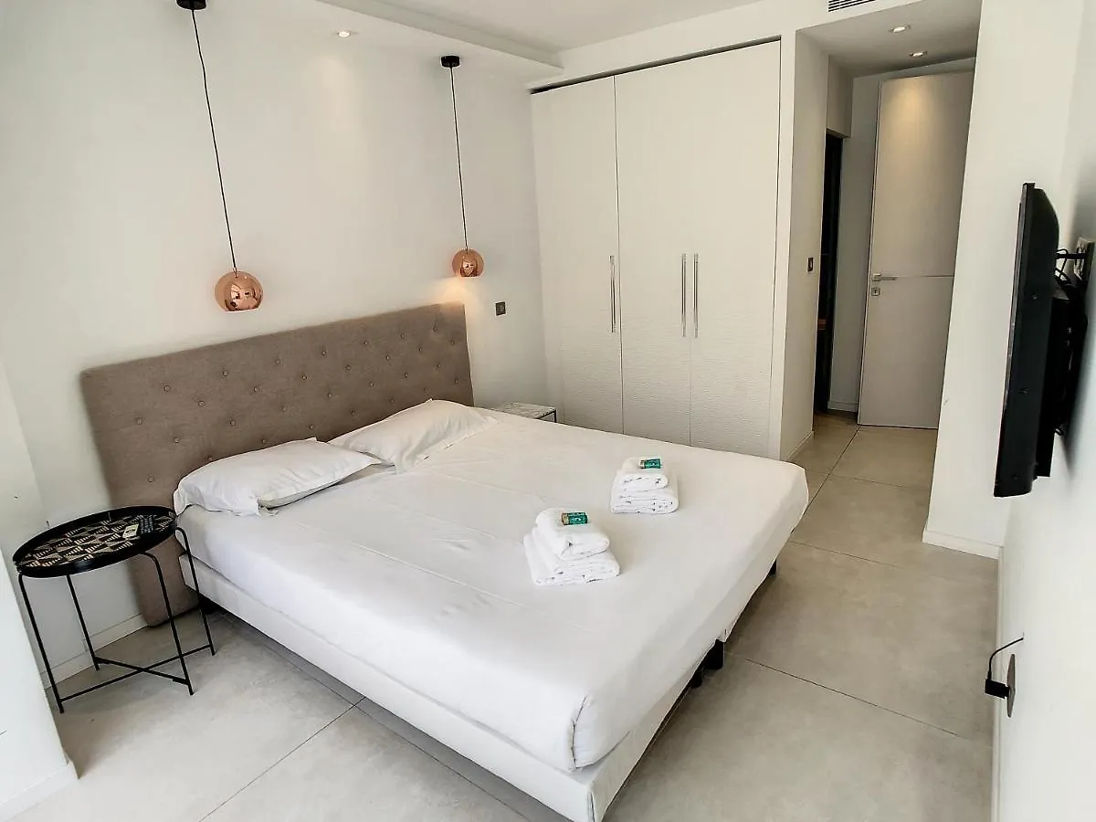 Apartment 2 Bedroom Grand Hotel With Sea View 306 Cannes