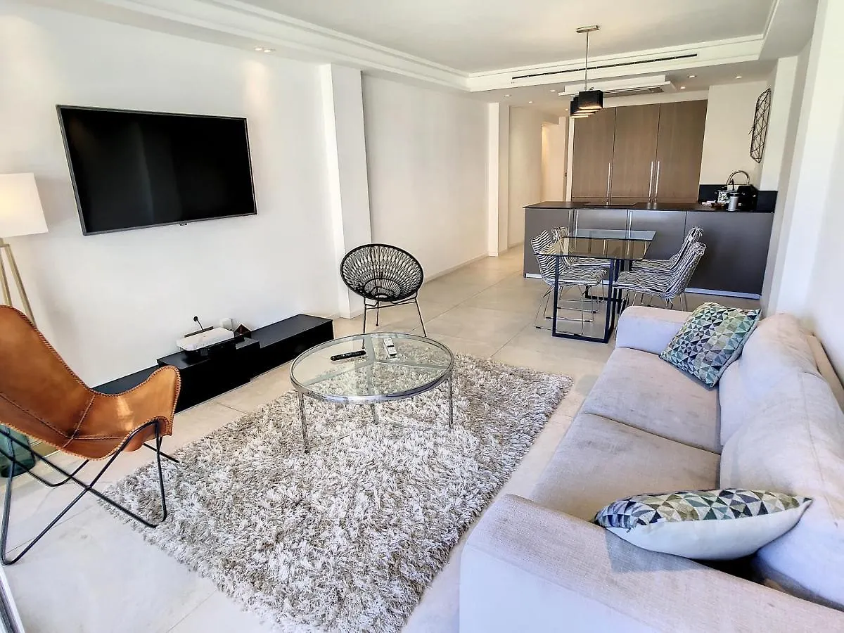 2 Bedroom Grand Hotel With Sea View 306 Cannes Apartment