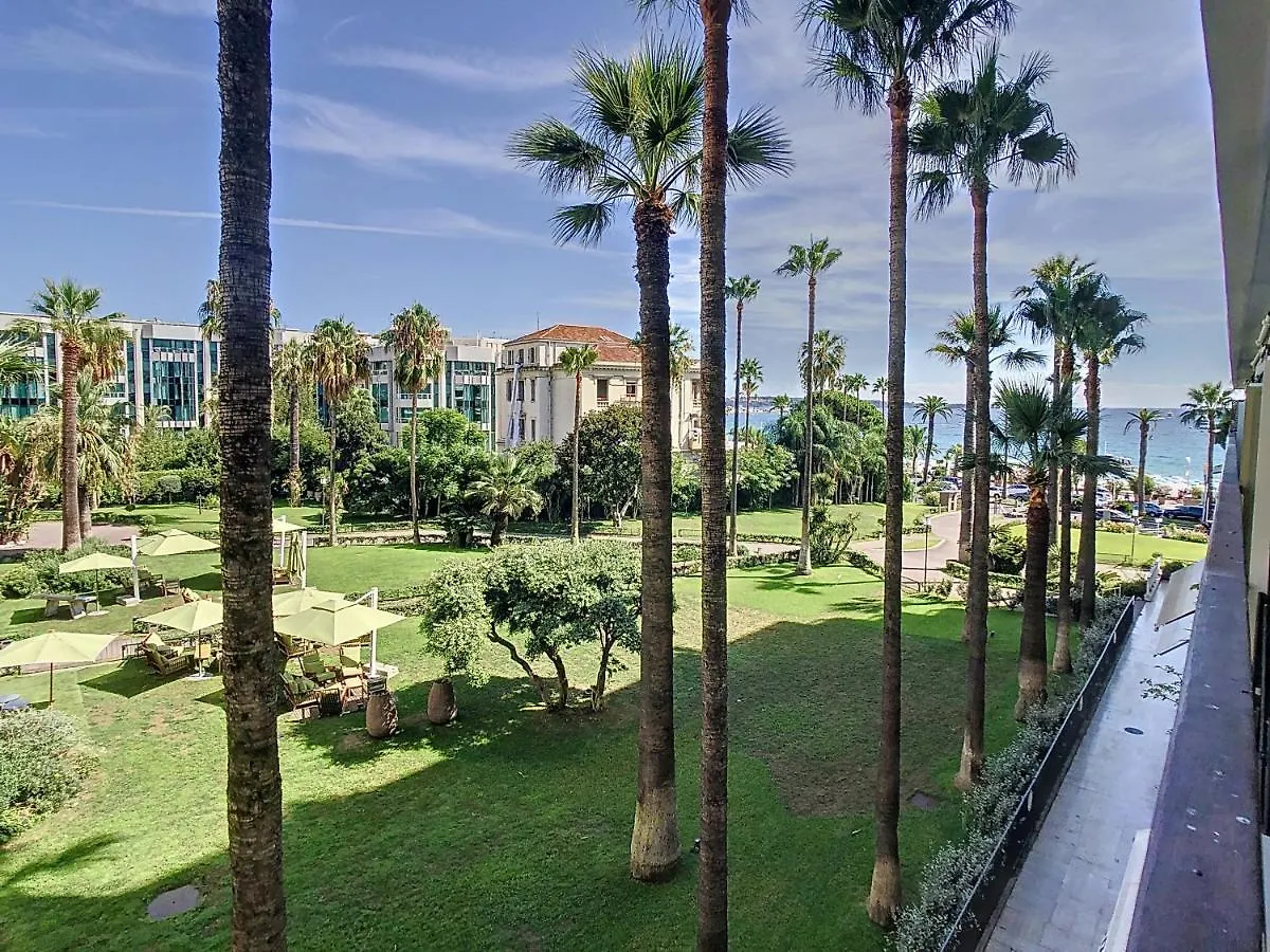 2 Bedroom Grand Hotel With Sea View 306 contacts