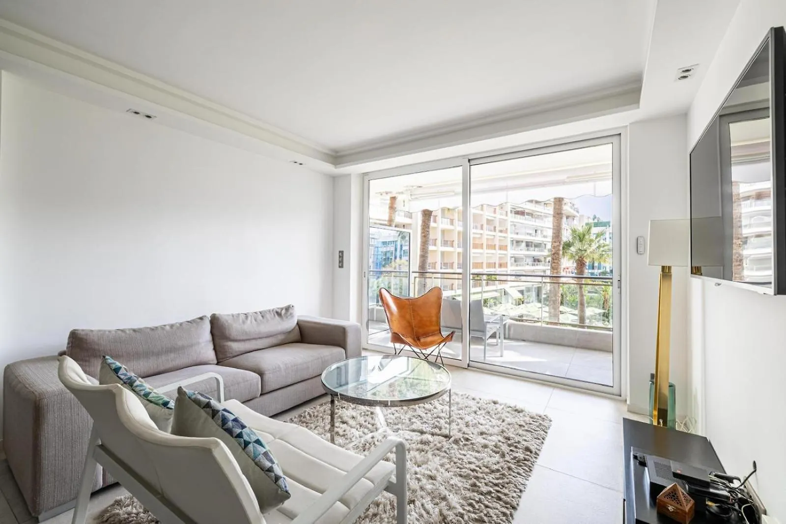 Apartment 2 Bedroom Grand Hotel With Sea View 306 Cannes