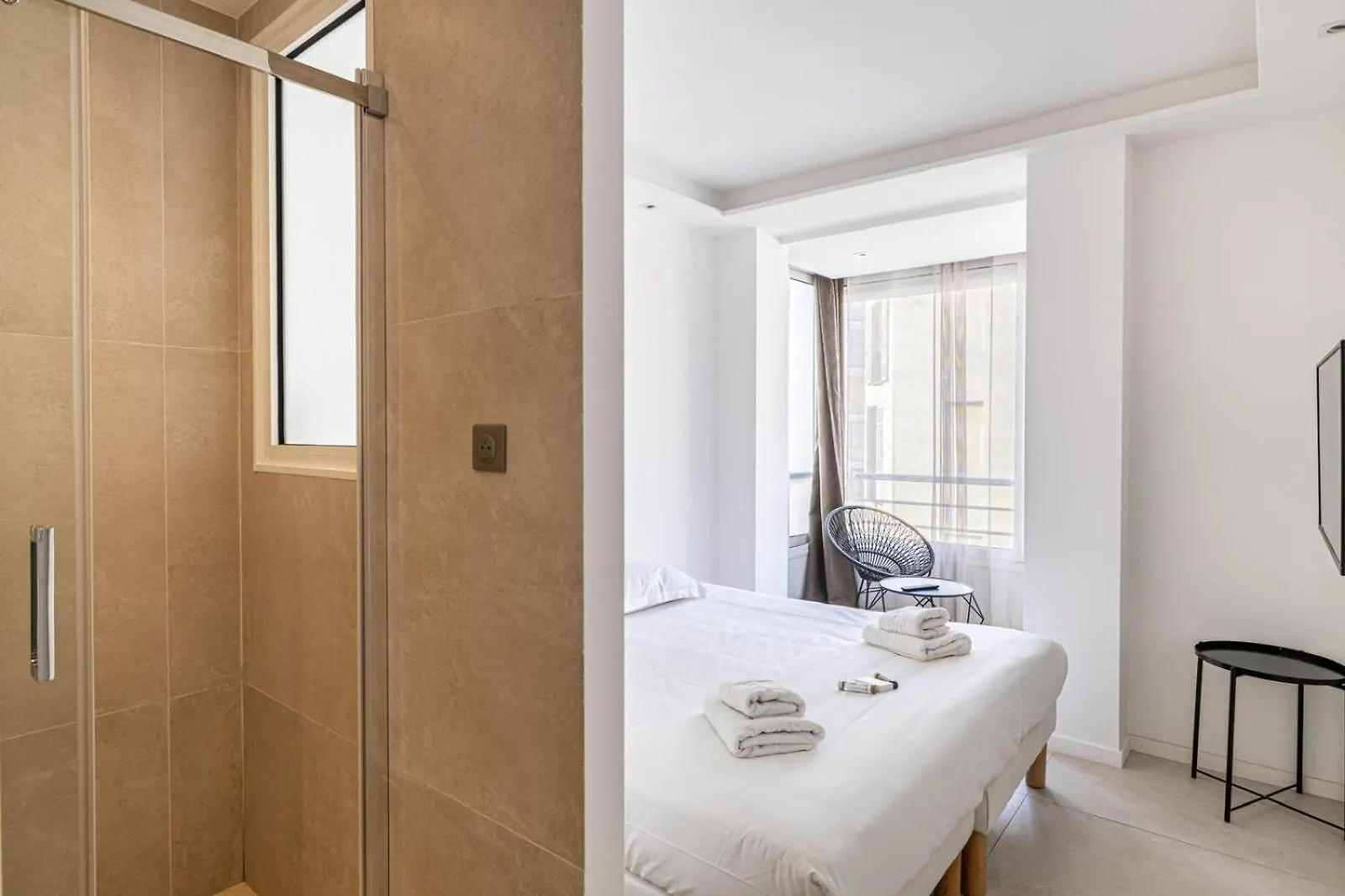 Apartment 2 Bedroom Grand Hotel With Sea View 306 Cannes