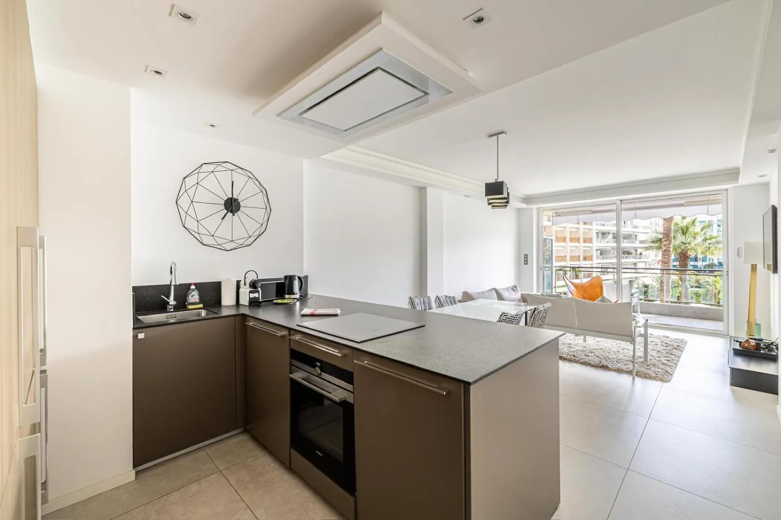 2 Bedroom Grand Hotel With Sea View 306 Cannes Apartment